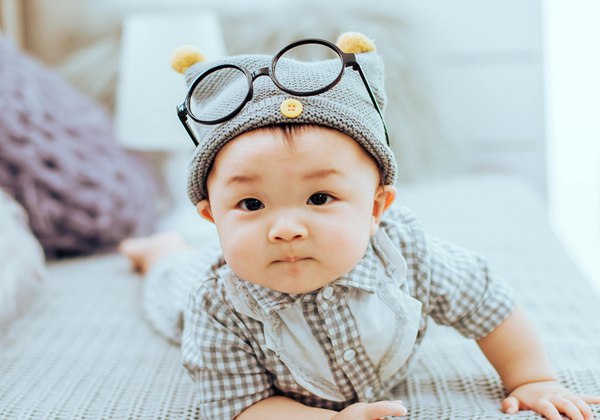 爱哭孩子民间说法解析与心理学角度的深度解读
